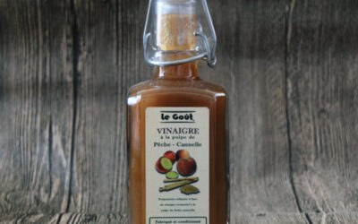 Pousses de jeunes salades aux pêches et aux scampis